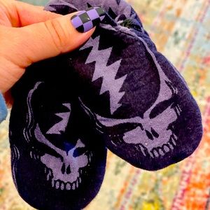 Handmade booties Grateful Dead cloth with semi hard soles booties. Sz 12-18 mo